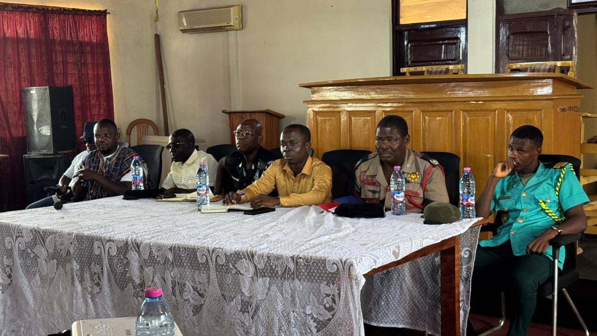 DCE ENGAGES STAKEHOLDERS ON ROAD EXPANSION OF TWIFO PRASO MAIN STATION AND MARKET RELOCATION.